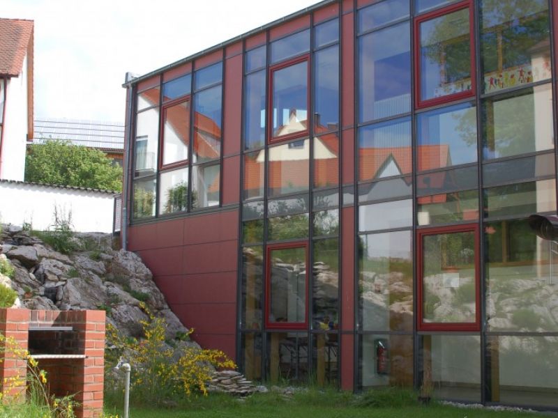 Verglaste Gebäudefront